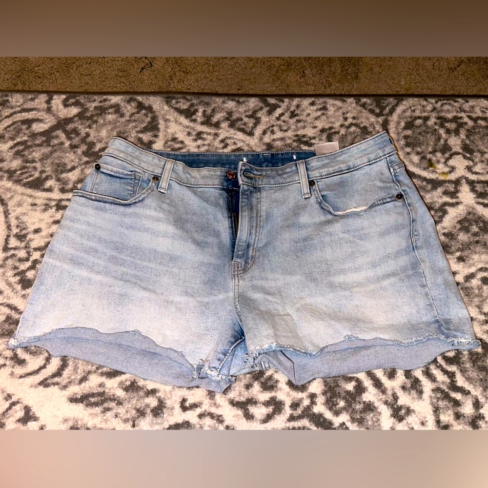 Signature By Levi Strauss Distressed Jean Shorts 16